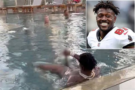 antonio brown leak video|Antonio Brown Reacts After He Exposes Himself At。